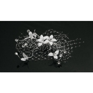 Haargesteck mit Blüten, Strasssteinen und Netz weiß